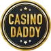 Tarjeta CasinoDaddy con imagen de creador de casino y ambiente premium.